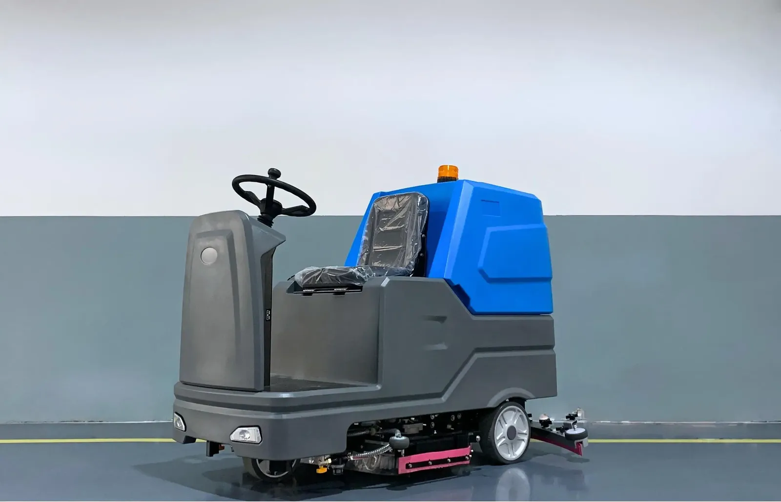 Electric Ride-on Floor Scrubber and 20 Inch Floor detail 6