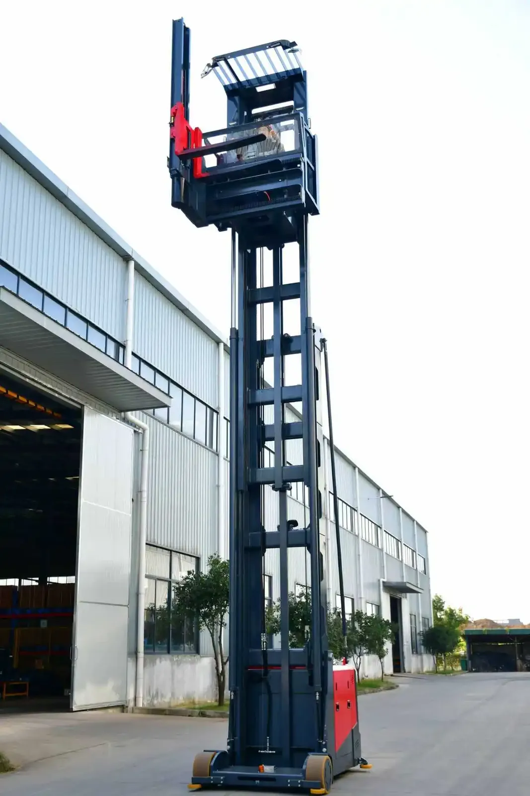 Forklift VNA Forklift Man up Electric 1600 kg detail 4