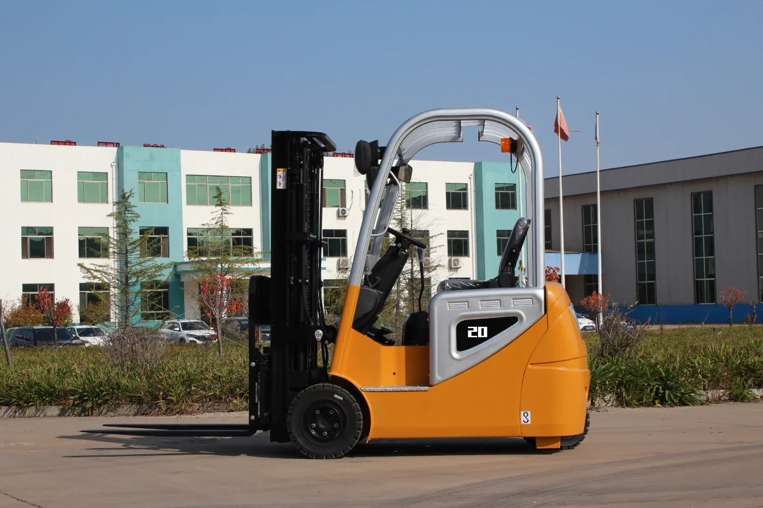1.5 Ton 2 Ton 3 Wheel Electric Forklift Truck Compact detail 5