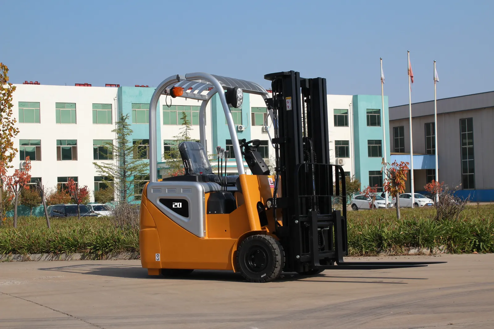 1.5 Ton 2 Ton 3 Wheel Electric Forklift Truck Compact photo 3