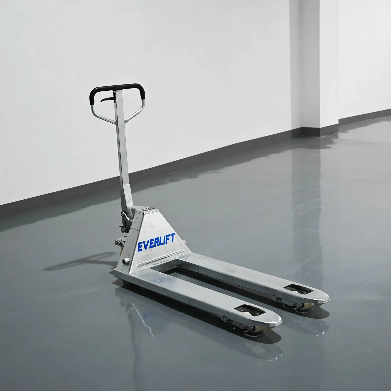 2t 2.5t 3t Brand Galvanized Hand Pallet Truck Rustproof photo 5