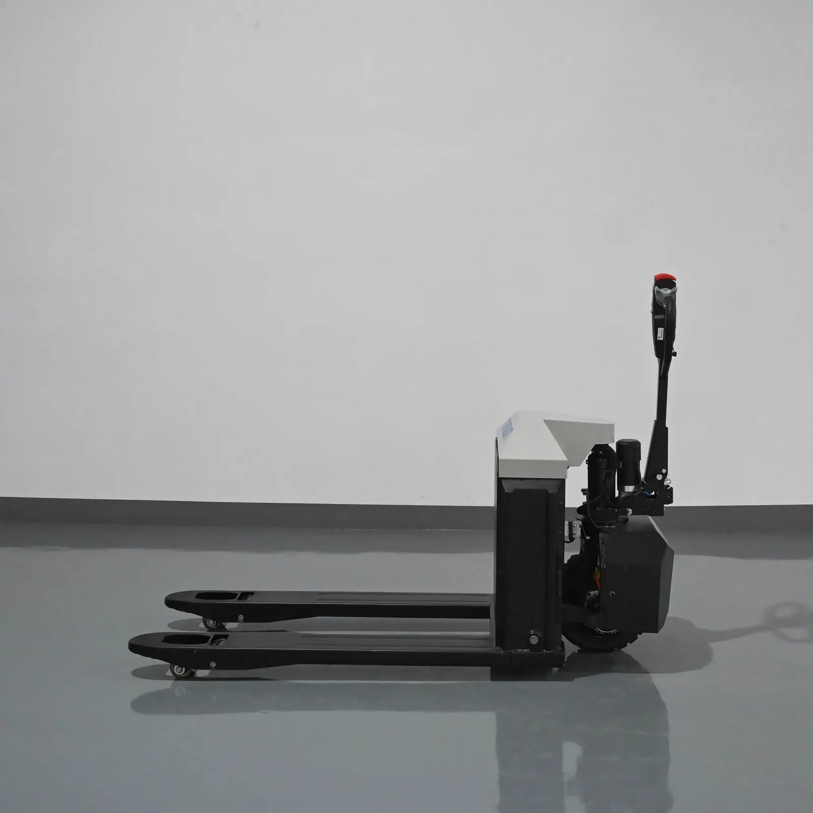 Rough Terrain Pallet Jack 6600lbs Wide Wheel Base Stable detail 4