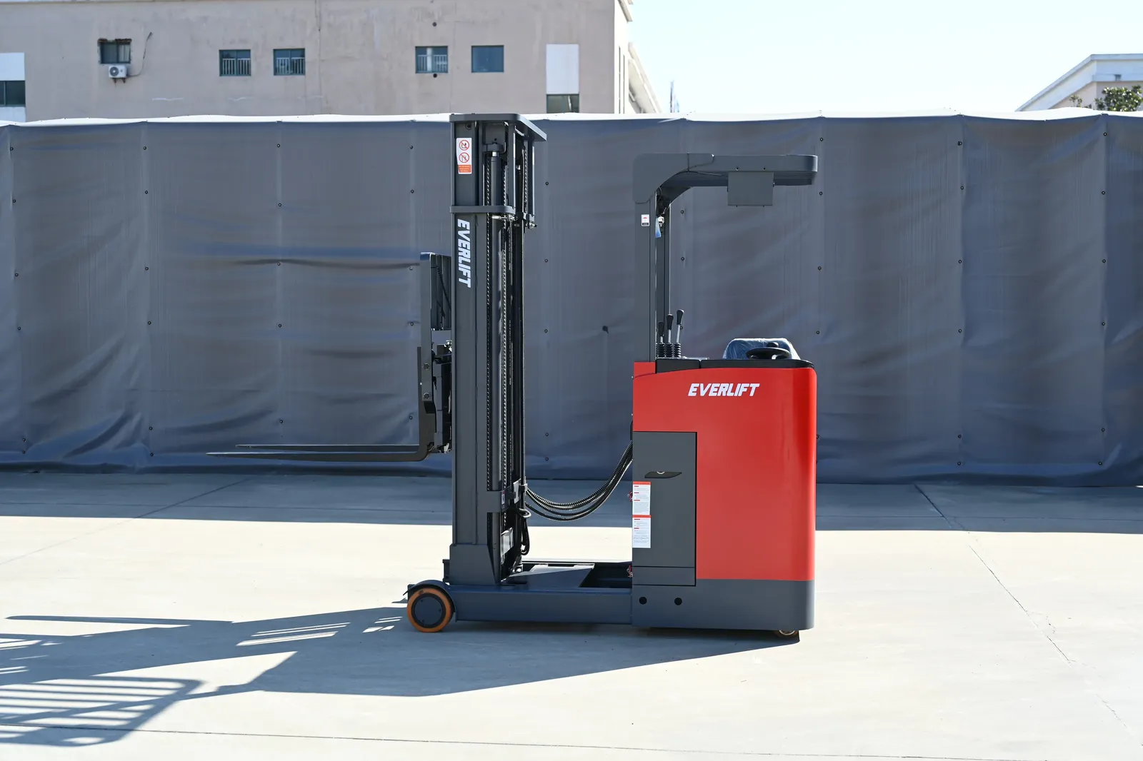 Electric Forklift Reach Truck 1.5t2t2.5t3t photo 2