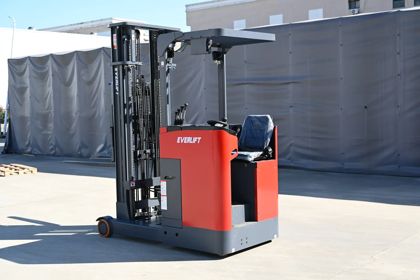 Electric Forklift Reach Truck 1.5t2t2.5t3t photo 3