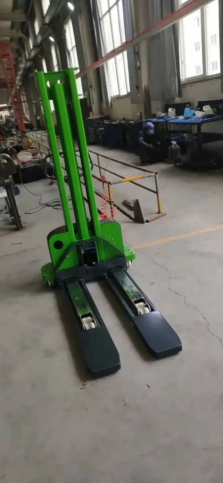 1000 kg Electric Stacker Pallet Truck Lithium Battery detail 10