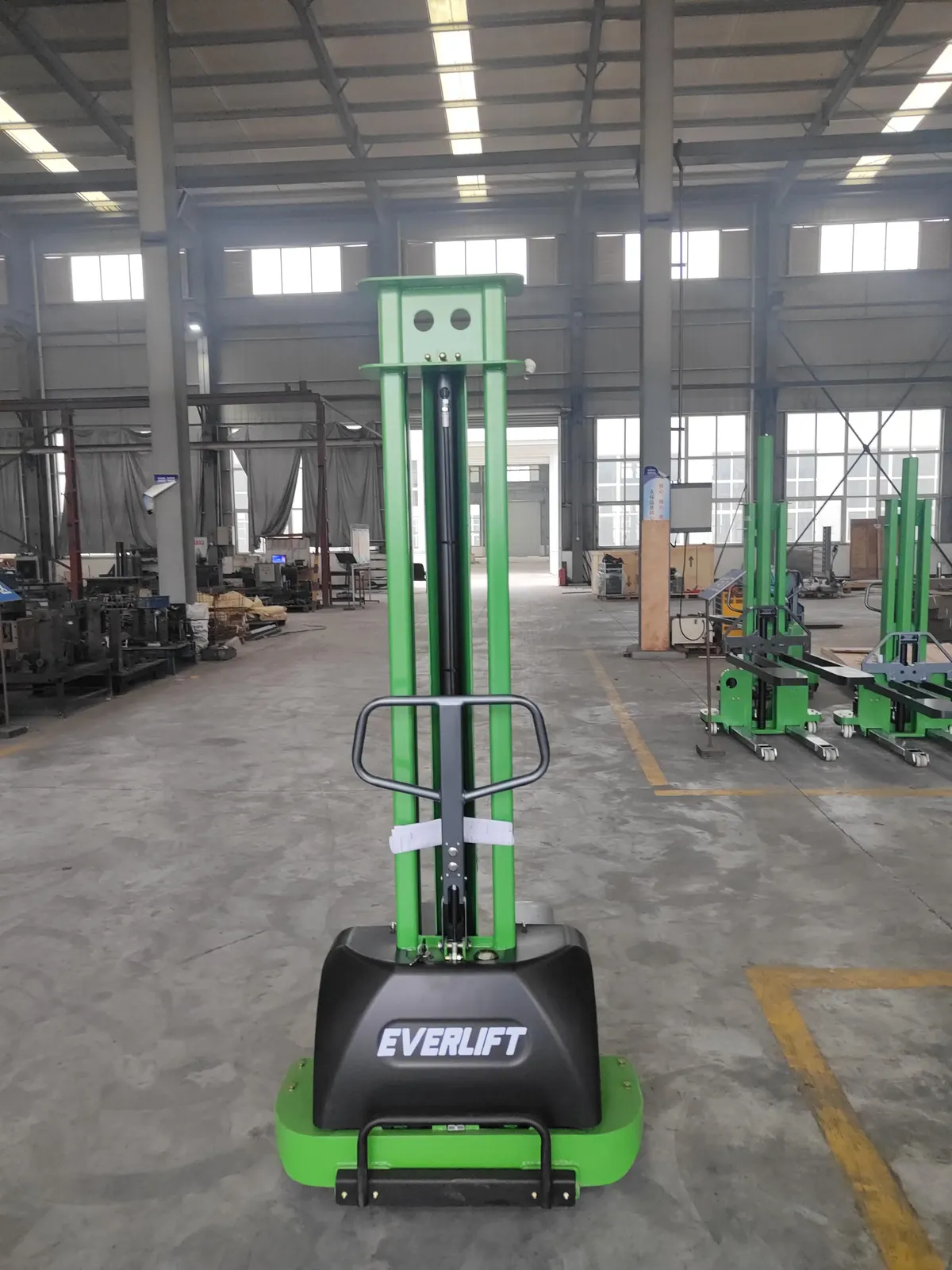 1000 kg Electric Stacker Pallet Truck Lithium Battery photo 4