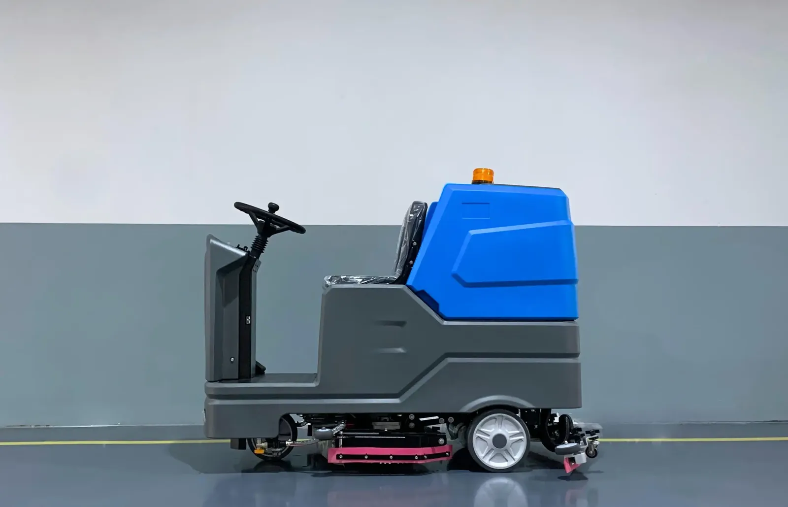 Ride-On Floor Scrubber XD160 850mm Cleaning Width photo 3