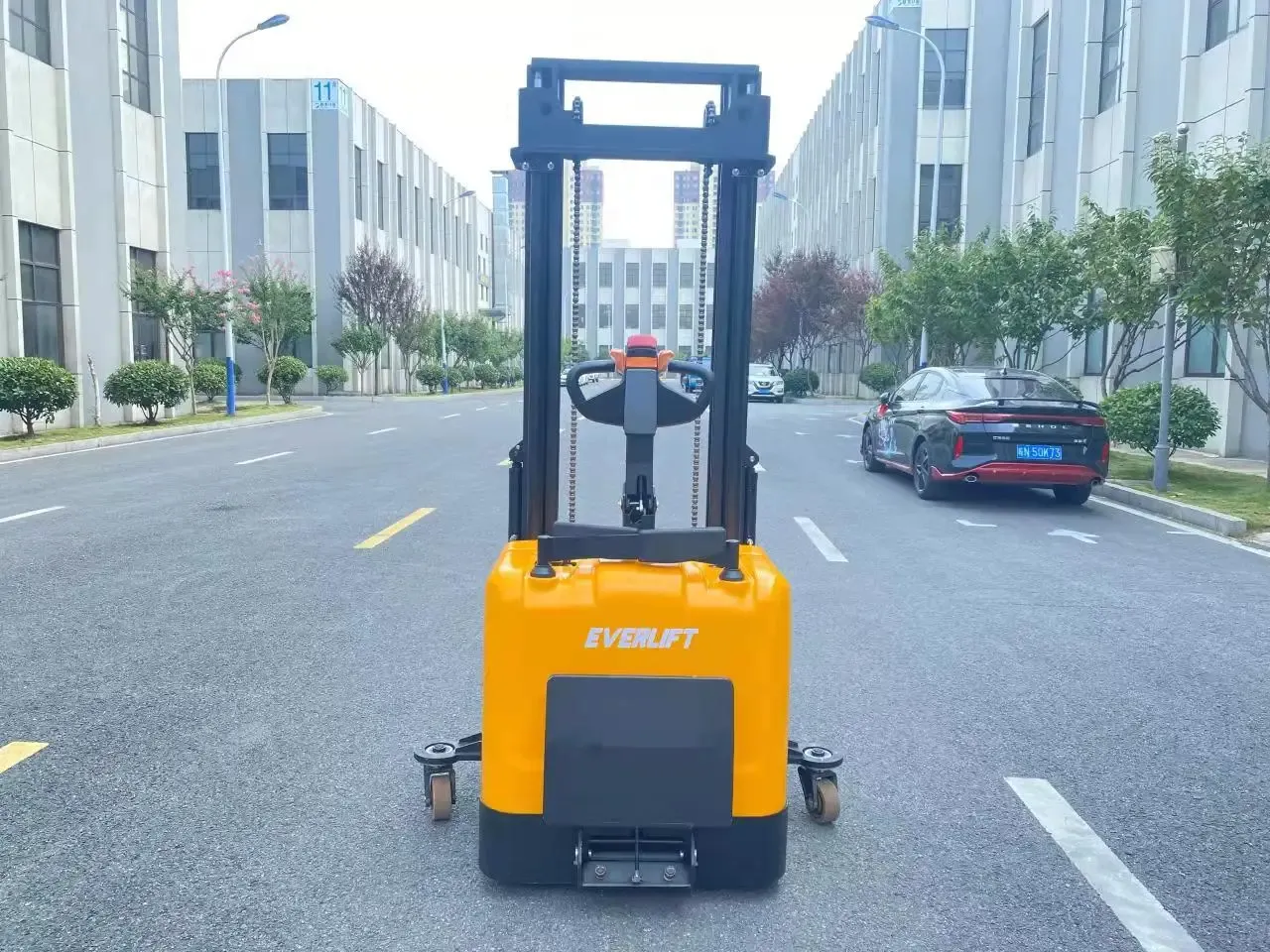 Electric Stacker 2 Ton detail 5