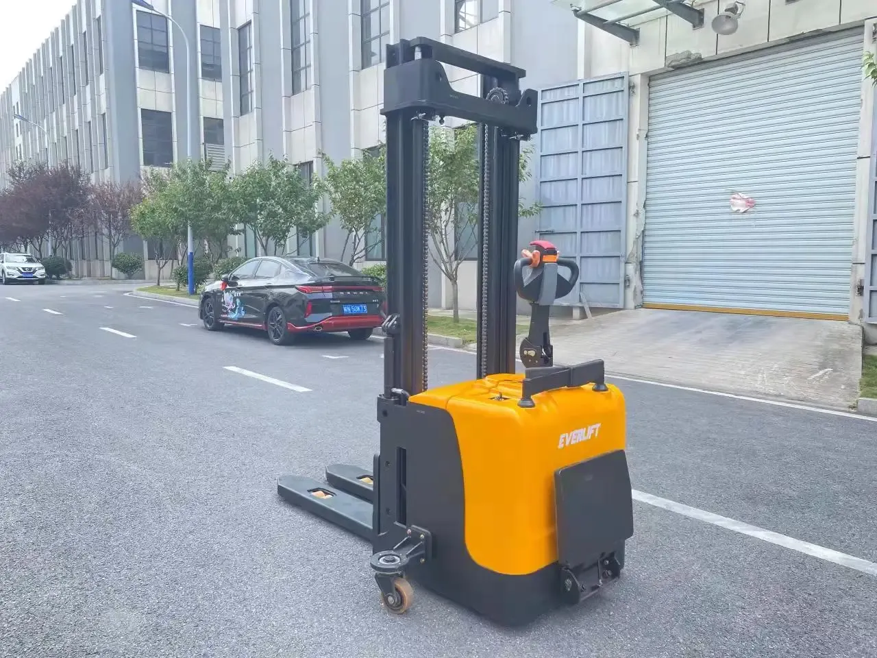 Electric Stacker 2 Ton photo 6