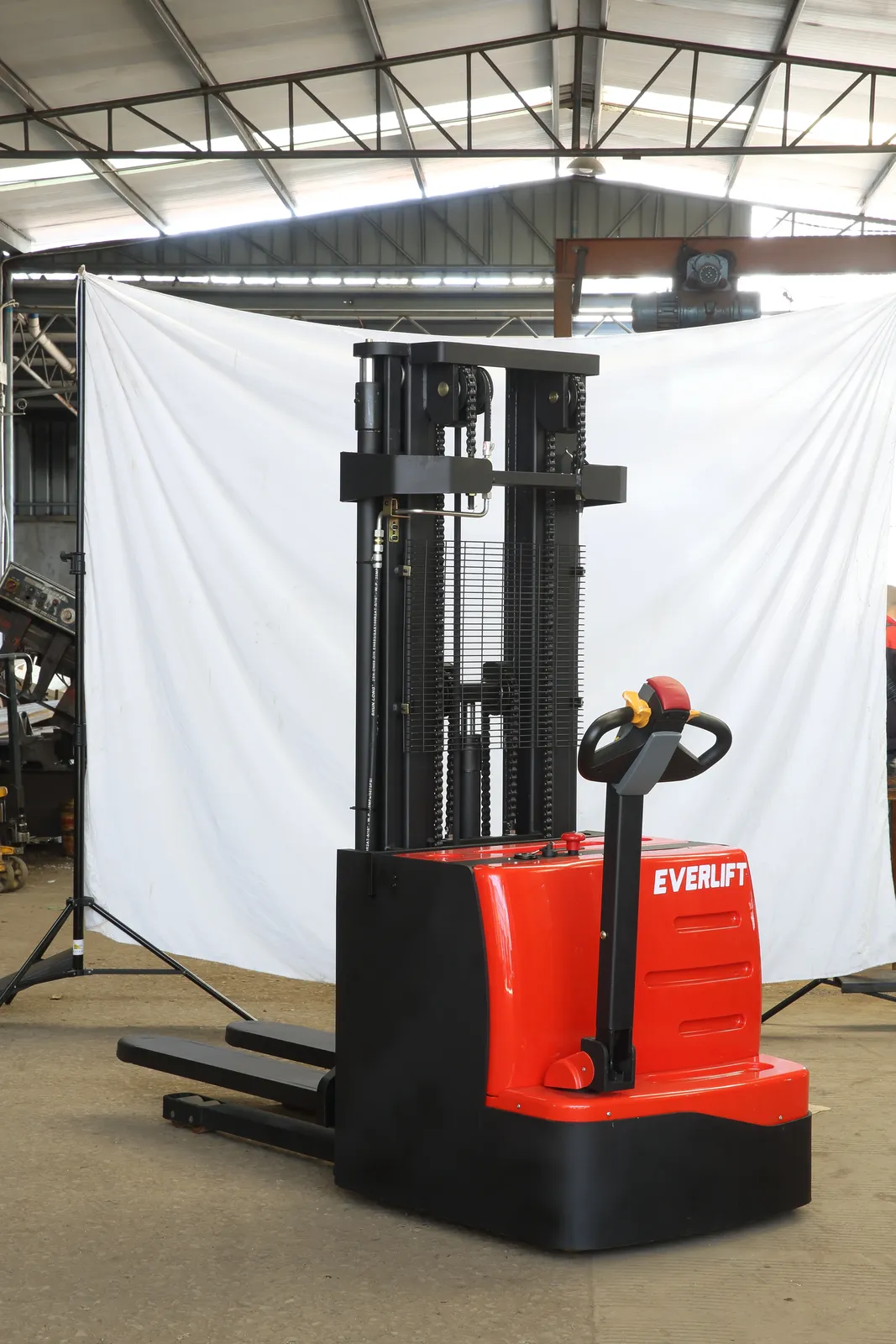 Electric Stacker 1.5 /2Ton detail 8
