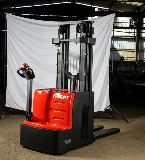 Electric Stacker 1.5 /2Ton photo 3