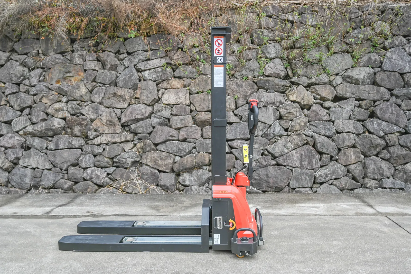 1.3T 1.5T Full Electric Self-Loading Stacker with 48V detail 14