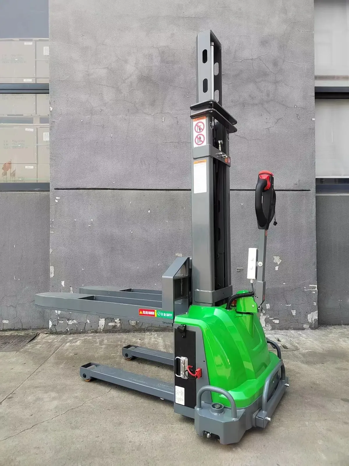 1.3T 1.5T Full Electric Self-Loading Stacker with 48V photo 6