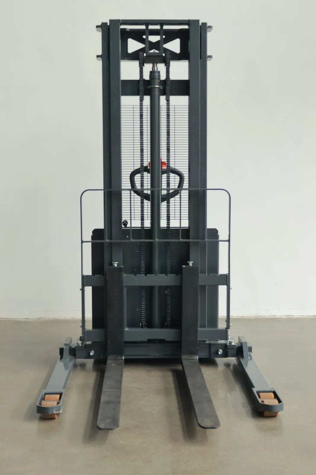 1500 kg Straddle Stacker Electric Stacker 3m 3.5m Height photo 3