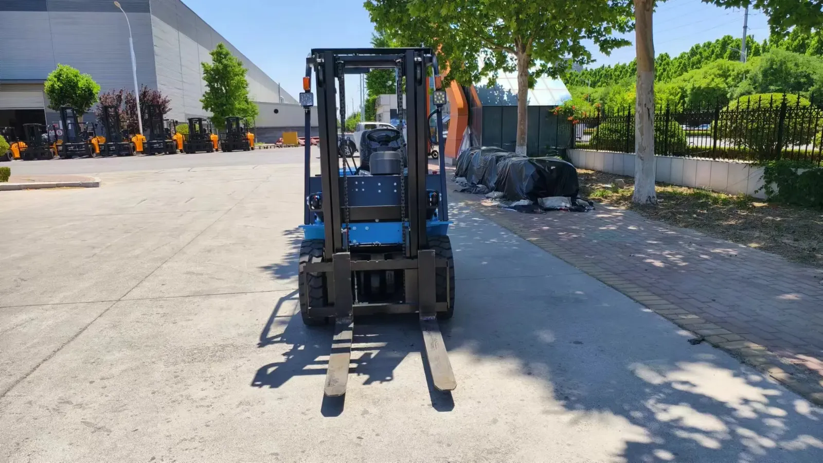 2.5T Electric Forklift Lithium Ion Battery Powered detail 6