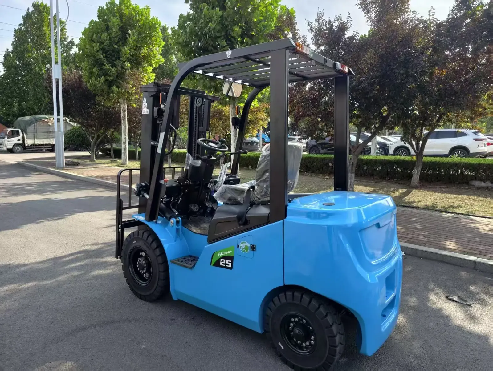 2.5T Electric Forklift Lithium Ion Battery Powered detail 8