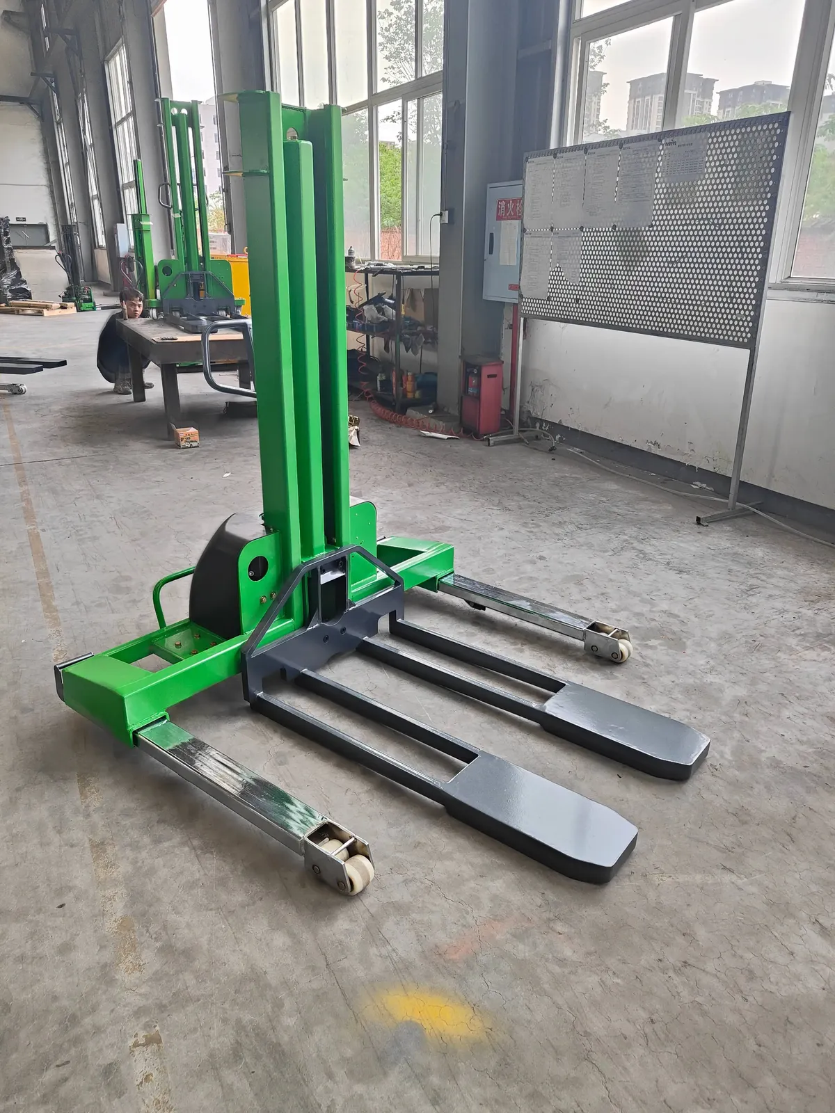 For US Australia Pallet Straddle Les Self Loading Stacker 500 to 1000 kg photo 2