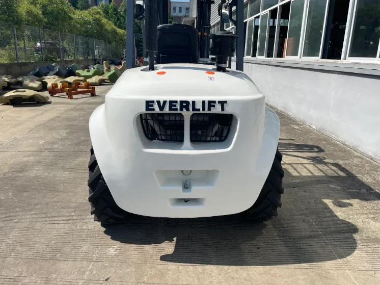 4WD Off-Road Rough Terrain Forklift 2.T 3T detail 13