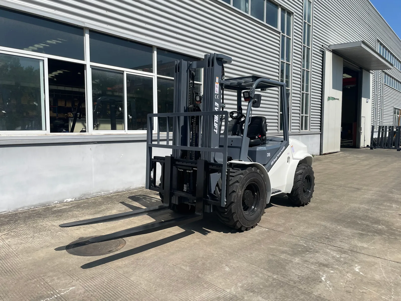 4WD Off-Road Rough Terrain Forklift 2.T 3T detail 7