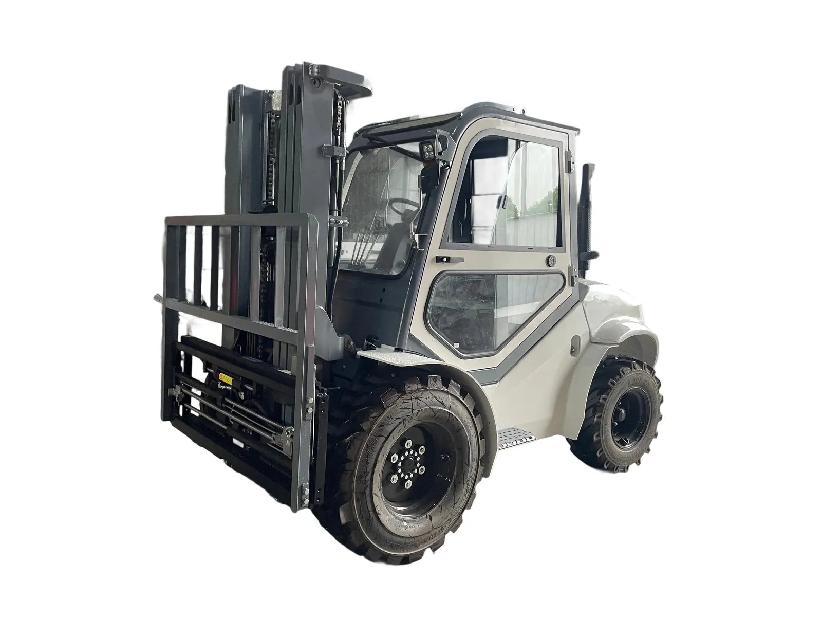 4WD Off-Road Rough Terrain Forklift 2.T 3T photo 1