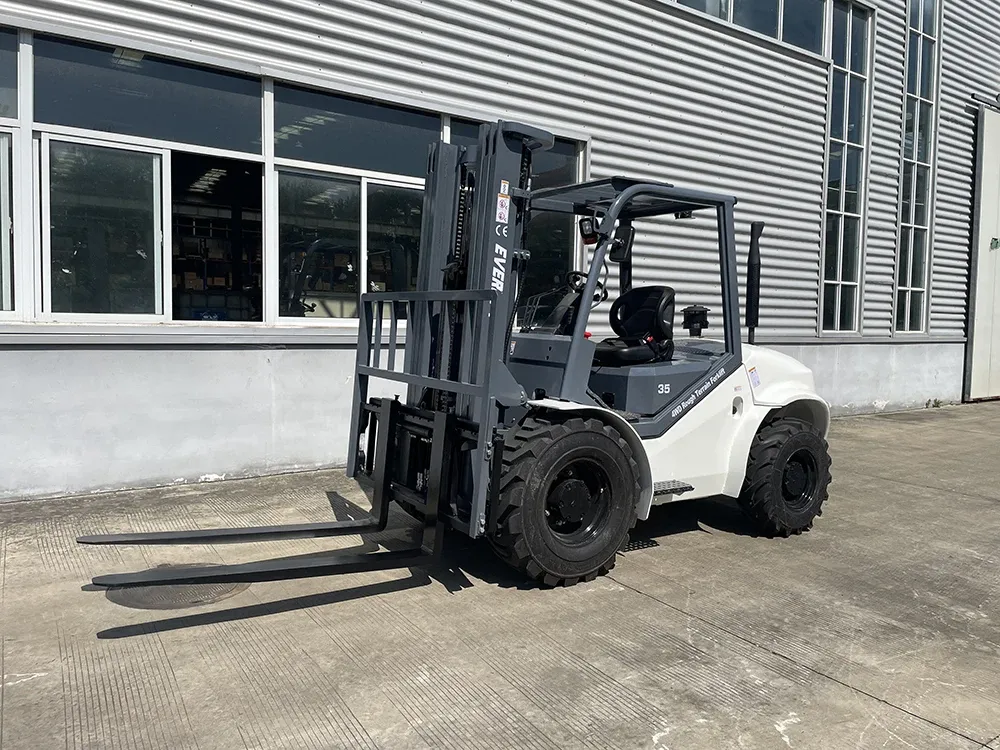 4x4 Diesel Forklift Four Wheel Drive Lift Truck Material detail 1