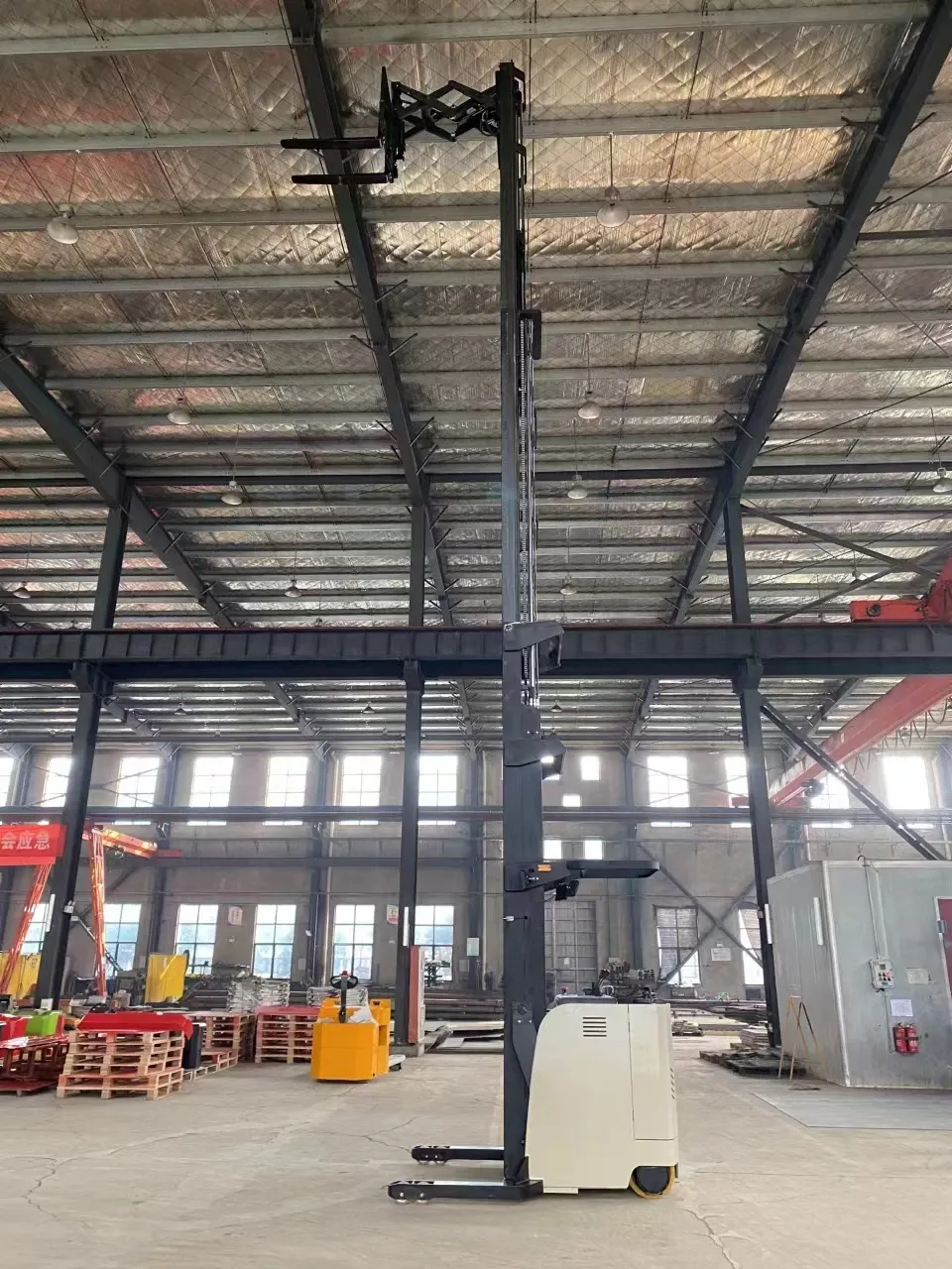 CQD15J 1500 kg Standing Double Scissor Reach Forklift detail 7