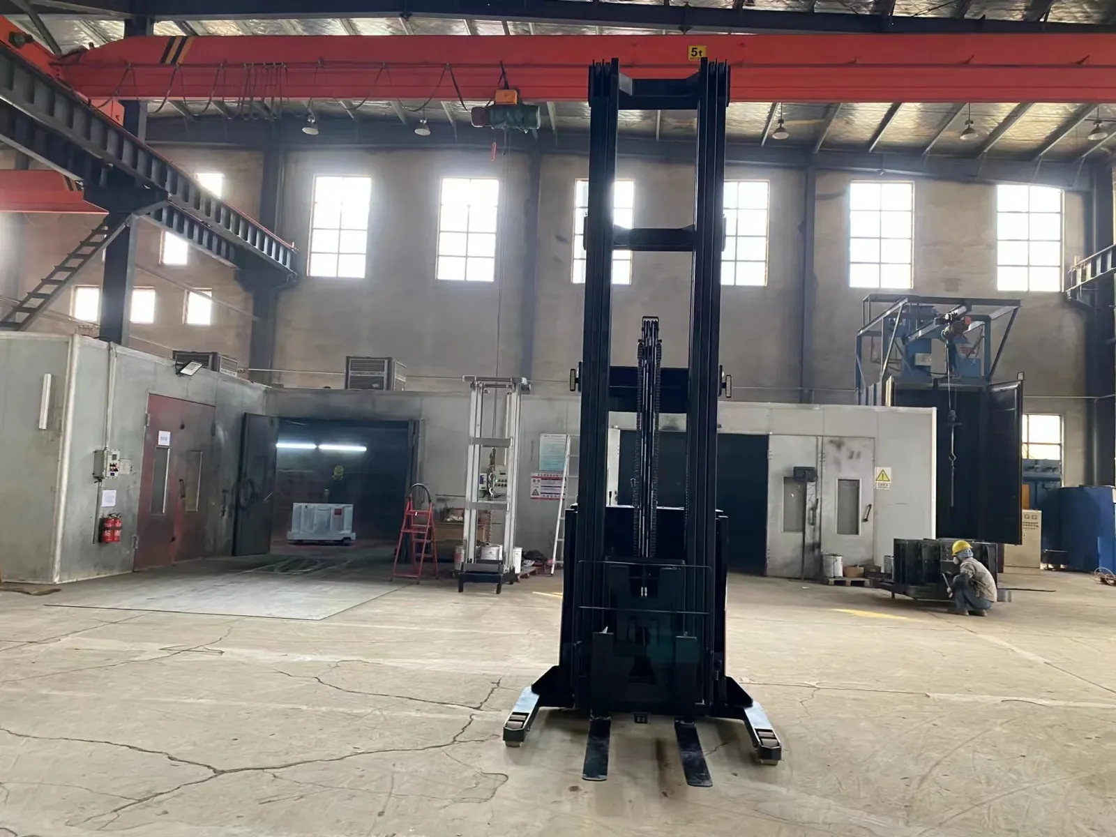 CQD15J 1500 kg Standing Double Scissor Reach Forklift photo 2
