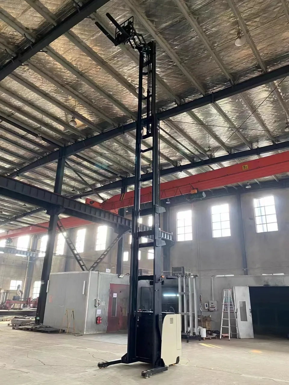 CQD15J 1500 kg Standing Double Scissor Reach Forklift photo 5