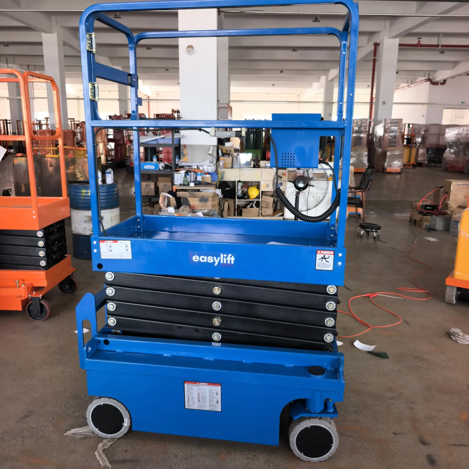 3m 3.9m 4.8m Tiny Self Propelled Scissor Lift photo 5