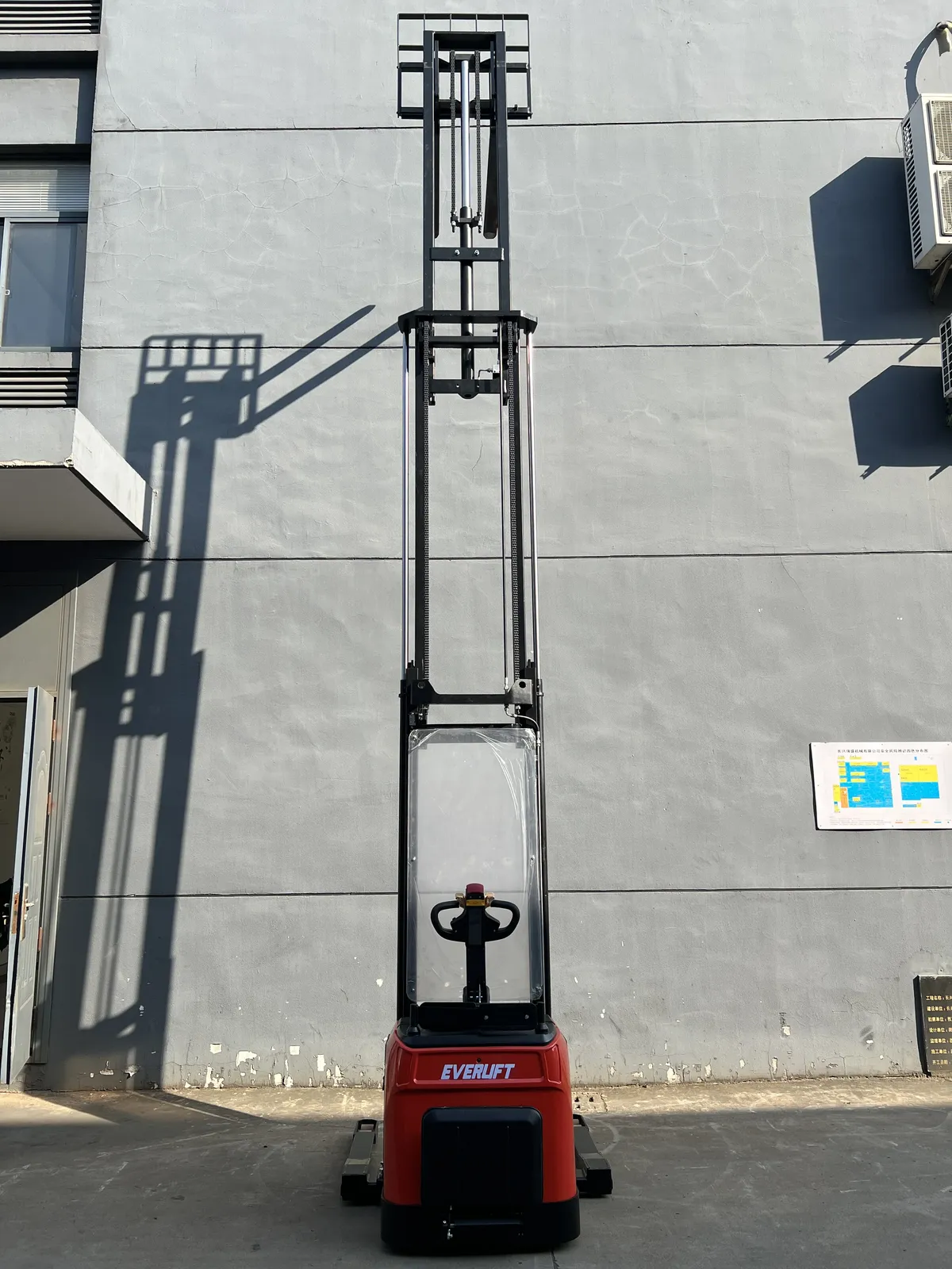 ELES-20H Wide Leg Rider on Electric Stacker, 2000 kg detail 13