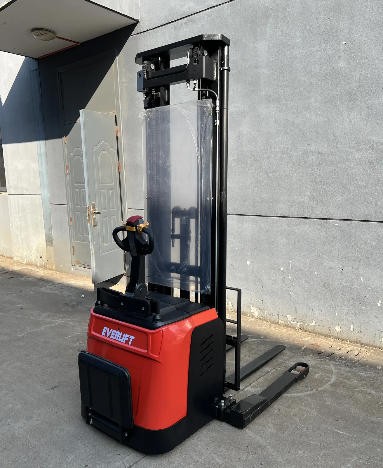 ELES-20H Wide Leg Rider on Electric Stacker, 2000 kg photo 6