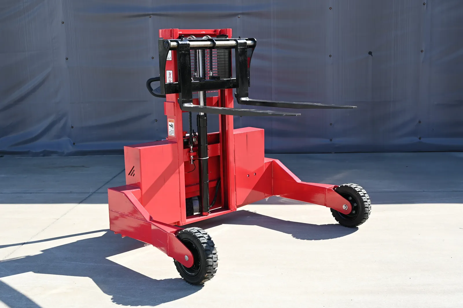 Stacker Truck 1500 kg detail 8