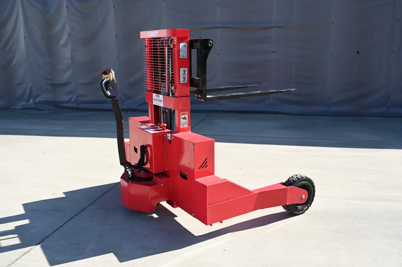 Stacker Truck 1500 kg photo 6