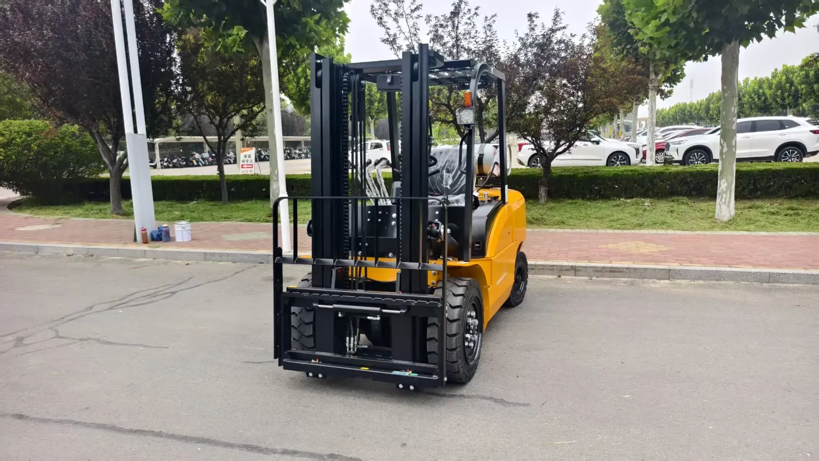 2T-3.5T LPG Forklift Truck Three Stage Mast 3-7m Lifting (LPT-57096) photo 6