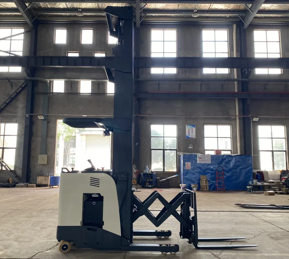 1.6T Double Scissor Reach Truck Double Reach Forklift 6m detail 7