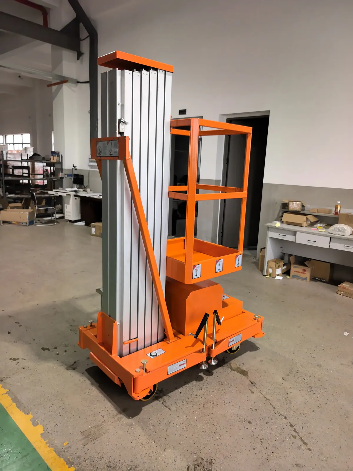 6M 8M 10M Single Mast Portable Aluminium Work Platform 125 kg photo 2