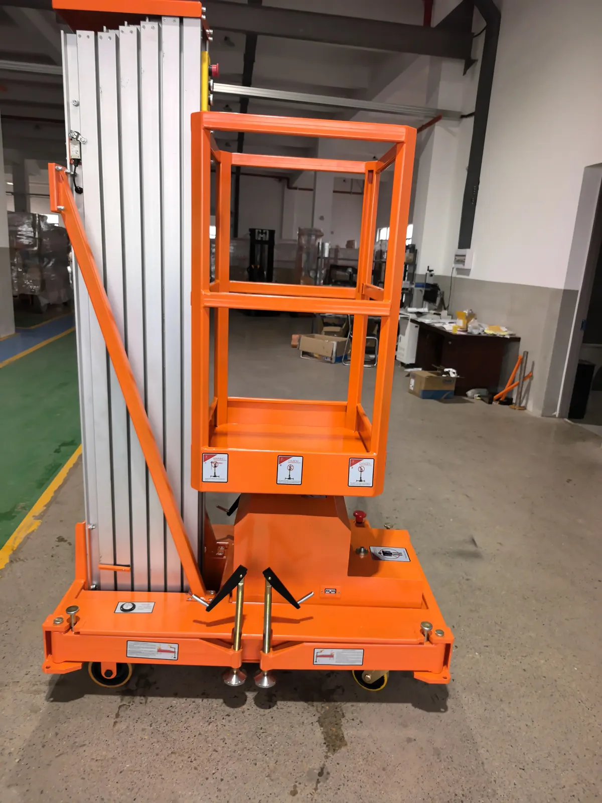 6M 8M 10M Single Mast Portable Aluminium Work Platform 125 kg photo 5