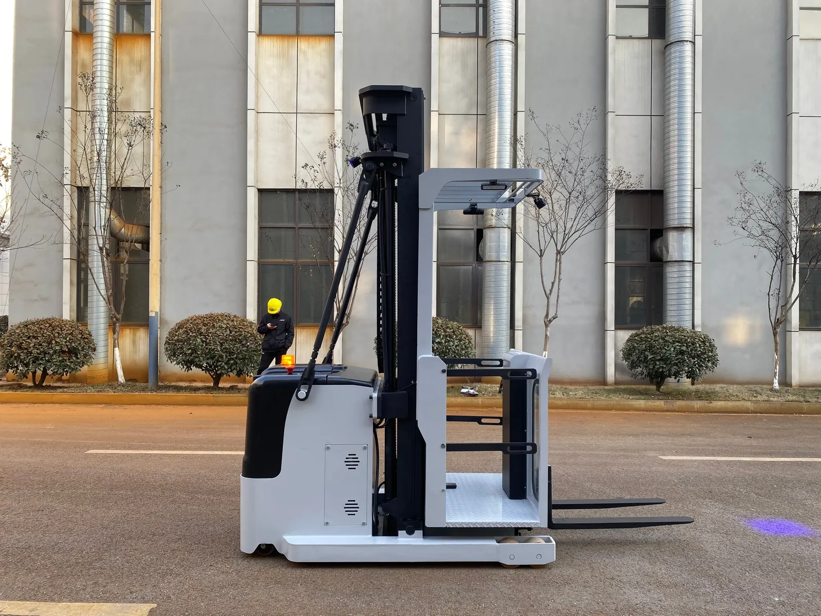 Electric Order Picker Man up Forklift High Level Order Picker 0.8-1.5T detail 6