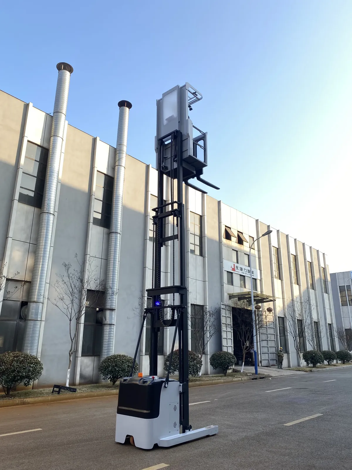 Electric Order Picker Man up Forklift High Level Order Picker 0.8-1.5T photo 5