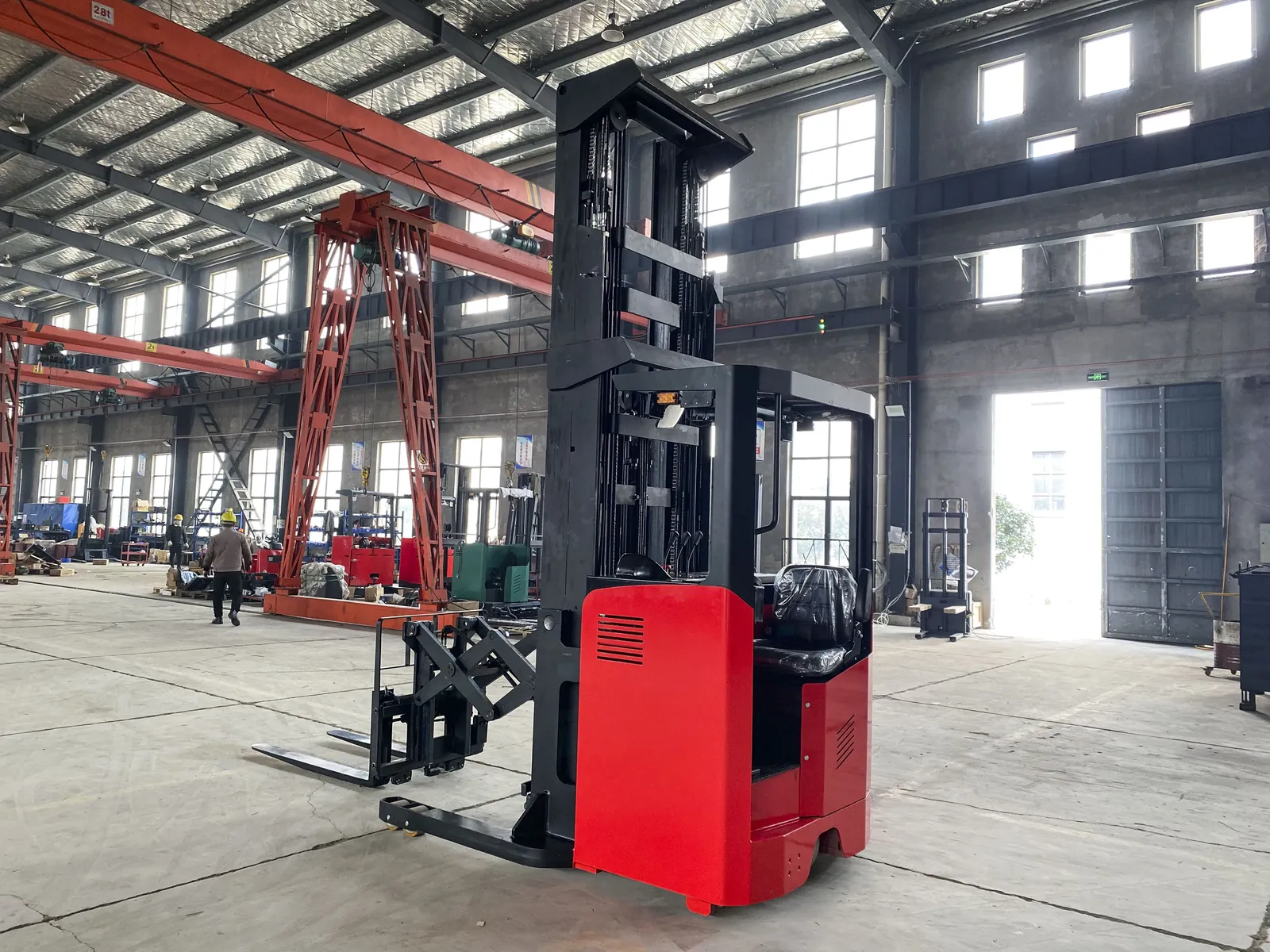 1.5Ton 2Ton 2.5Ton Narrow Aisle Deep Reach Truck photo 1