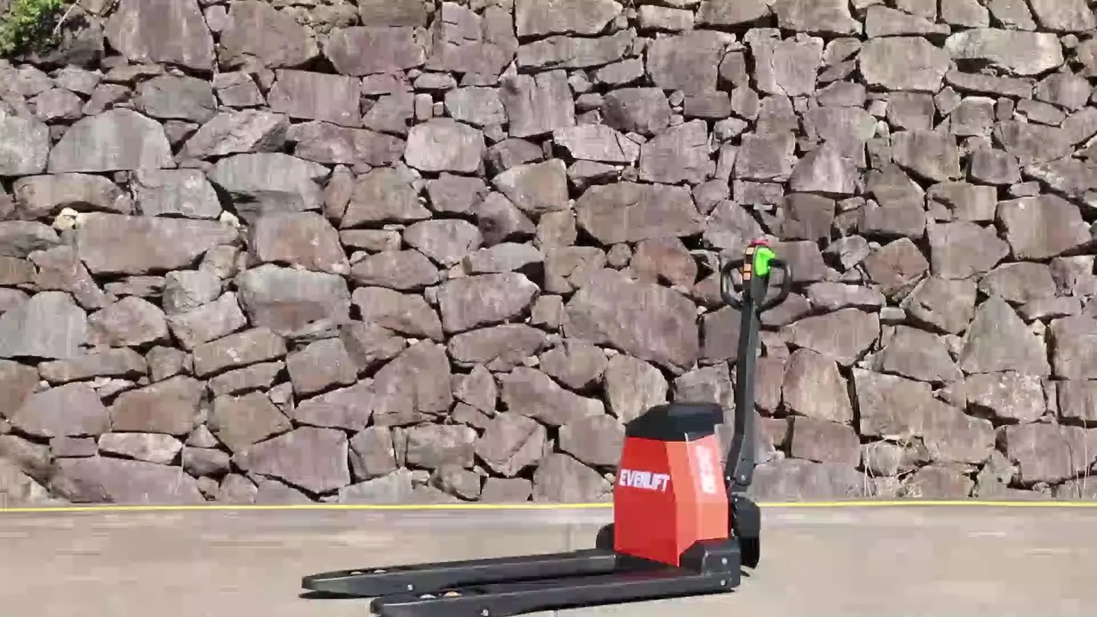 Electric Pallet Truck 2000 to 1500 kg detail 1