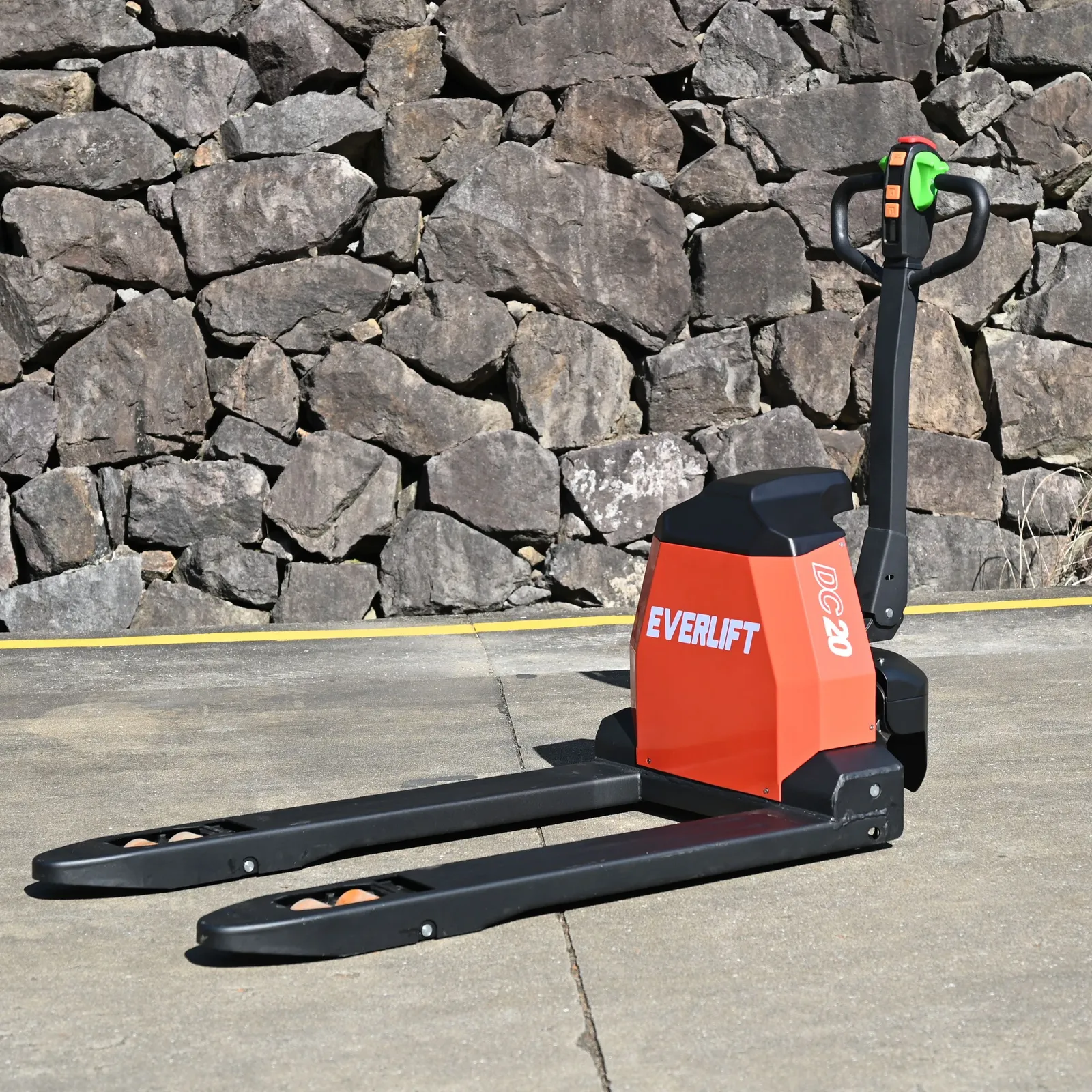 Electric Pallet Truck 2000 to 1500 kg photo 1