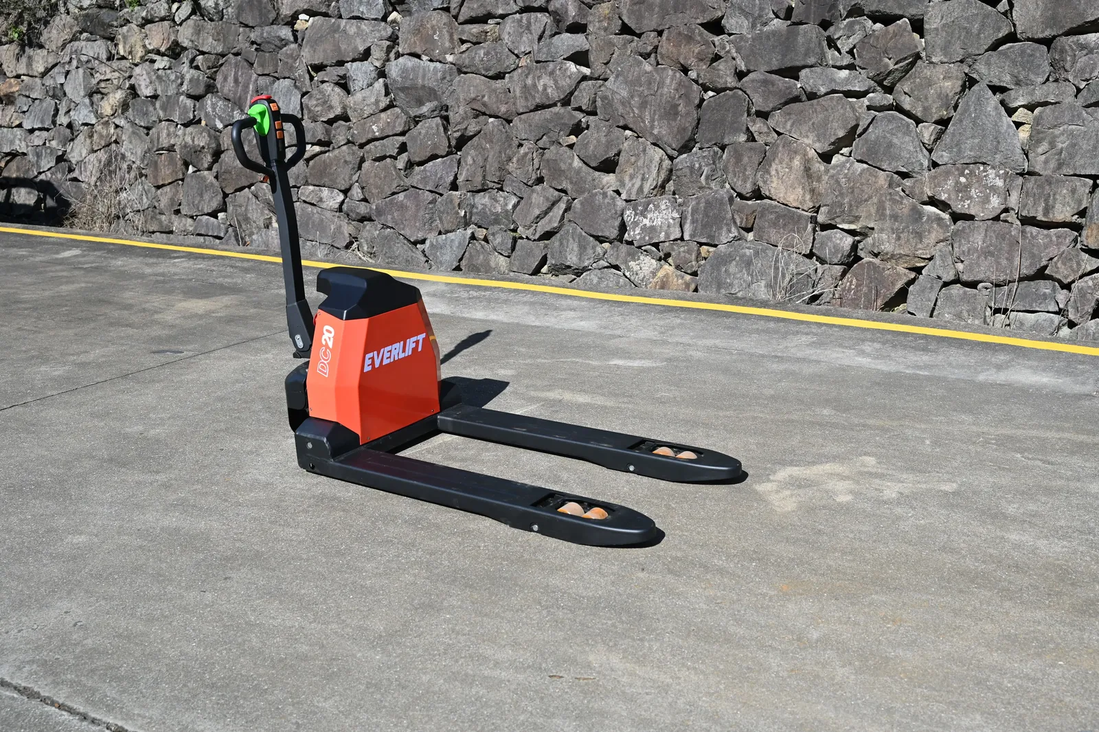 Electric Pallet Truck 2000 to 1500 kg photo 3