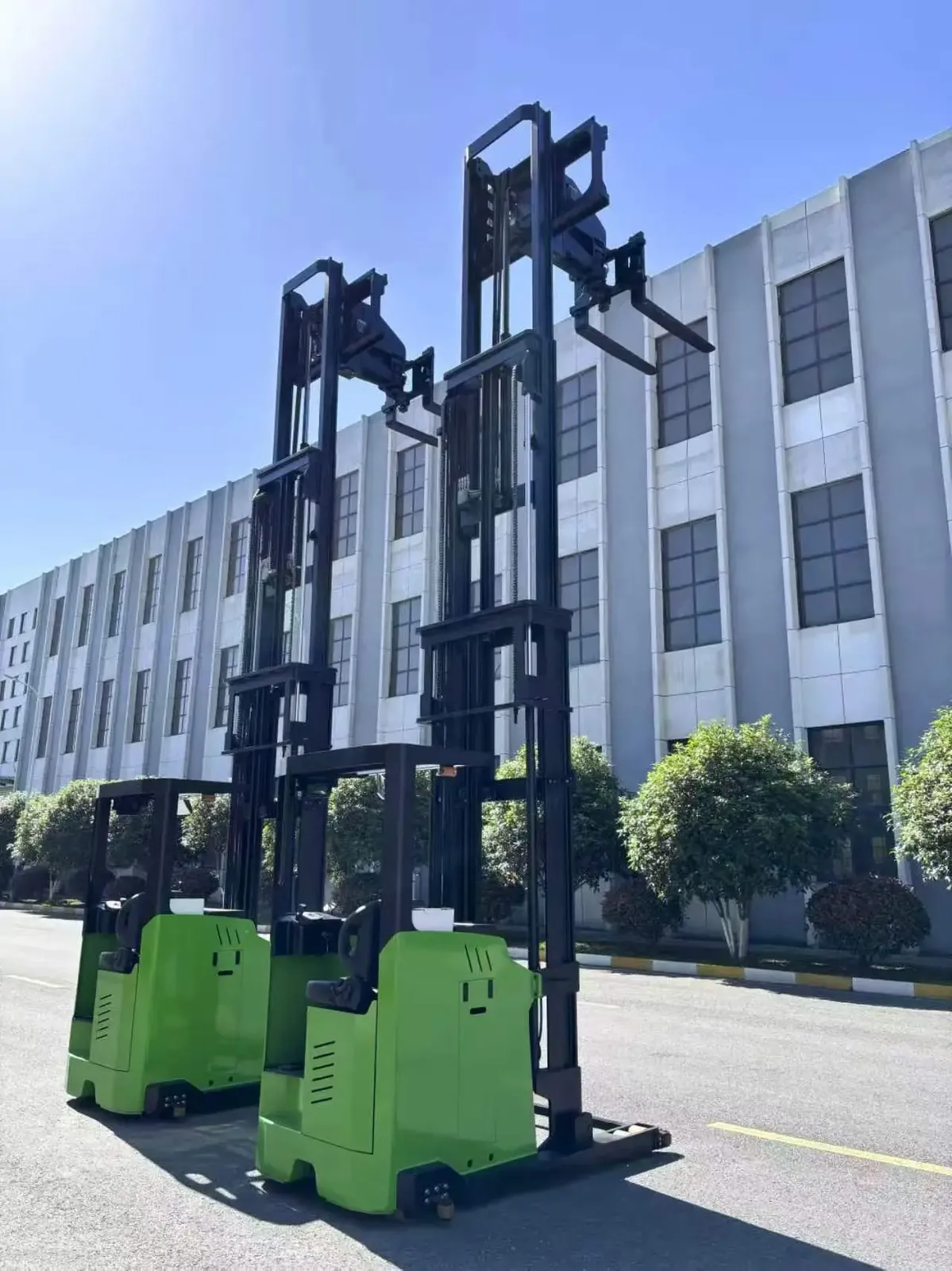 Electric VNA Forklift CE Approved Very Narrow Aisle Truck detail 4