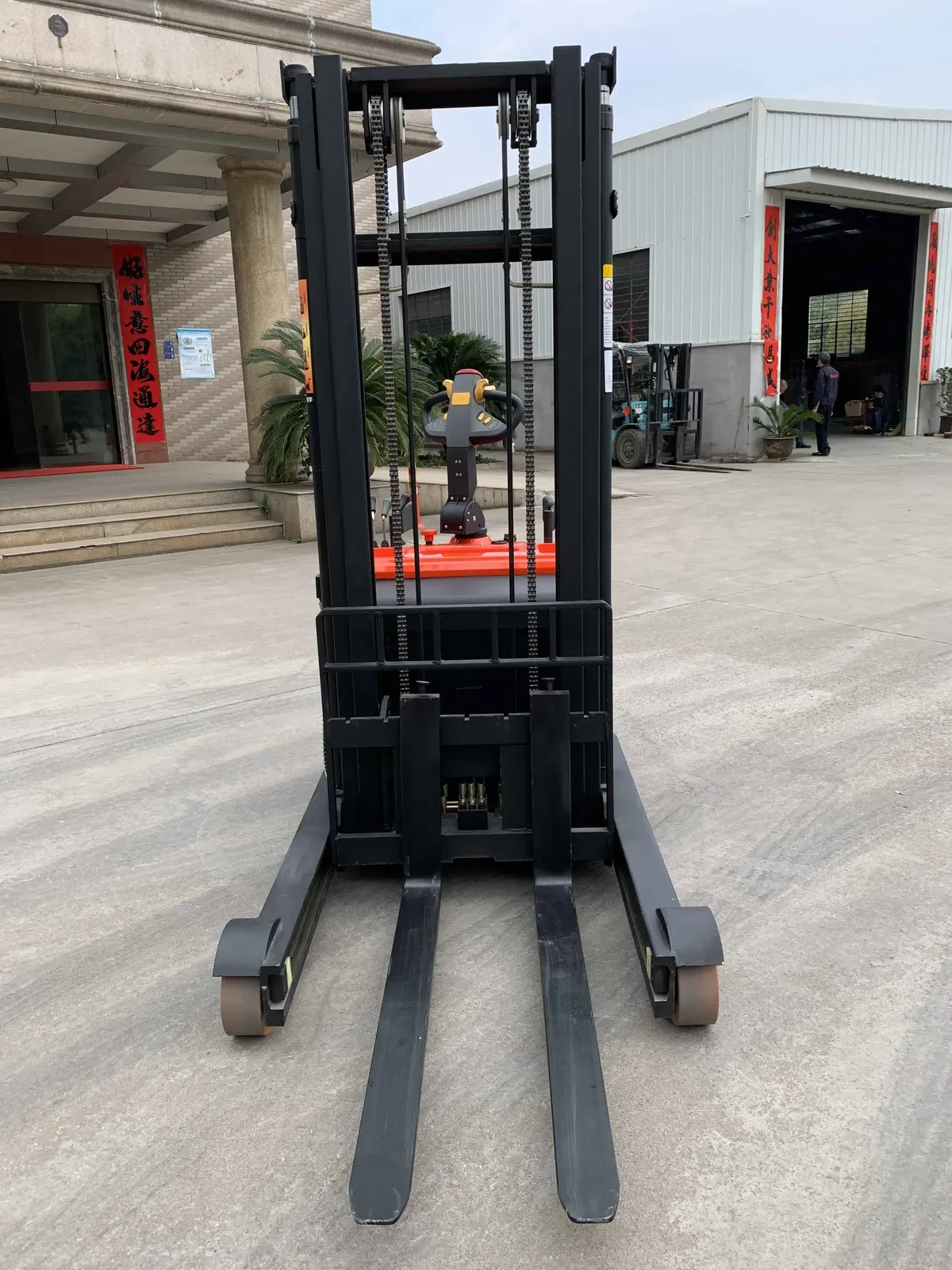 Electric Small Reach Truck 1.5 Ton 2 Ton detail 4