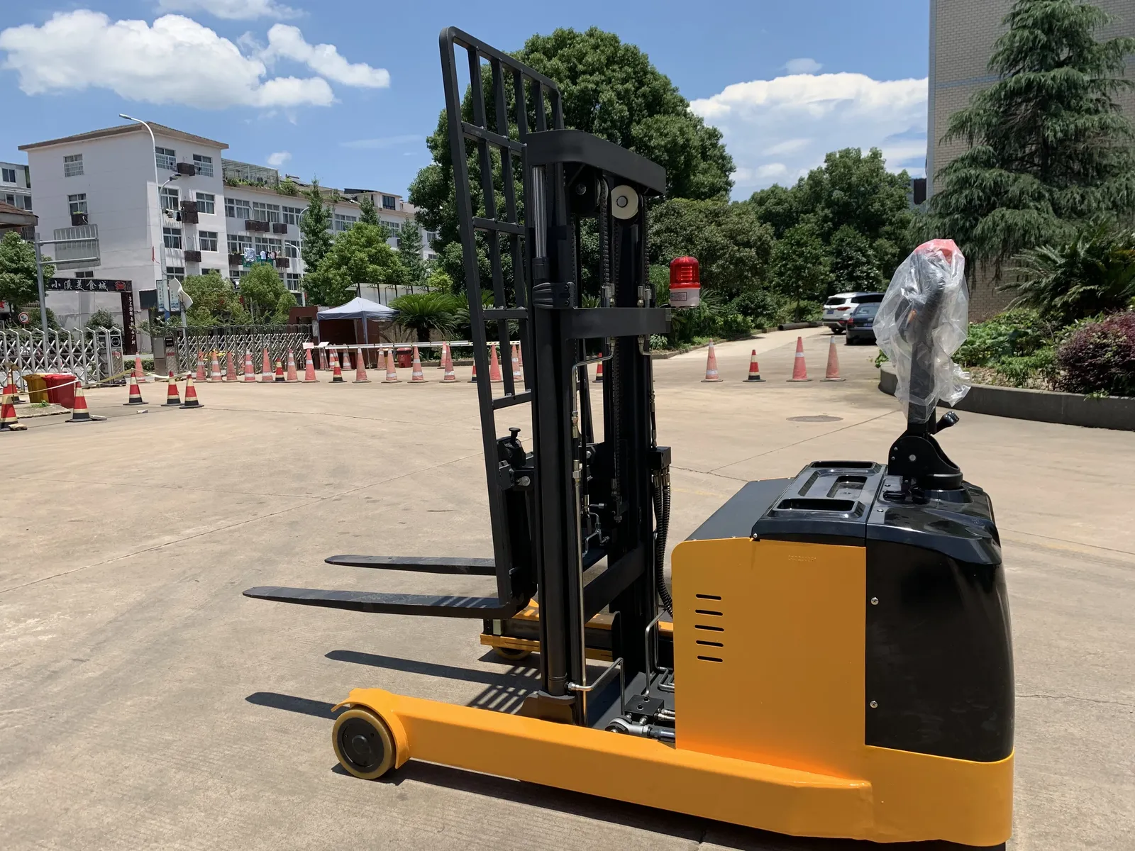 Electric Small Reach Truck 1.5 Ton 2 Ton detail 6