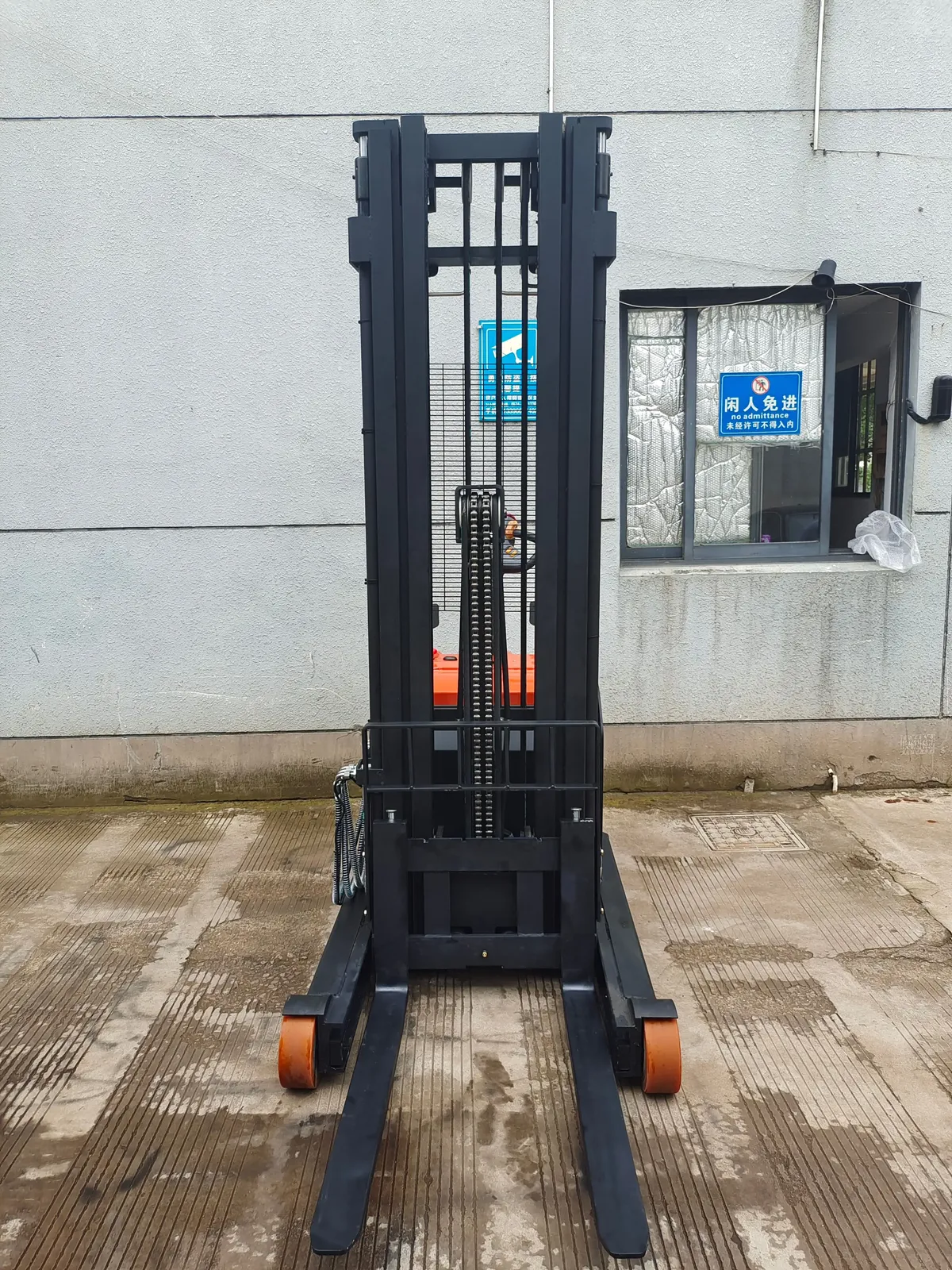 Electric Small Reach Truck 1.5 Ton 2 Ton photo 5