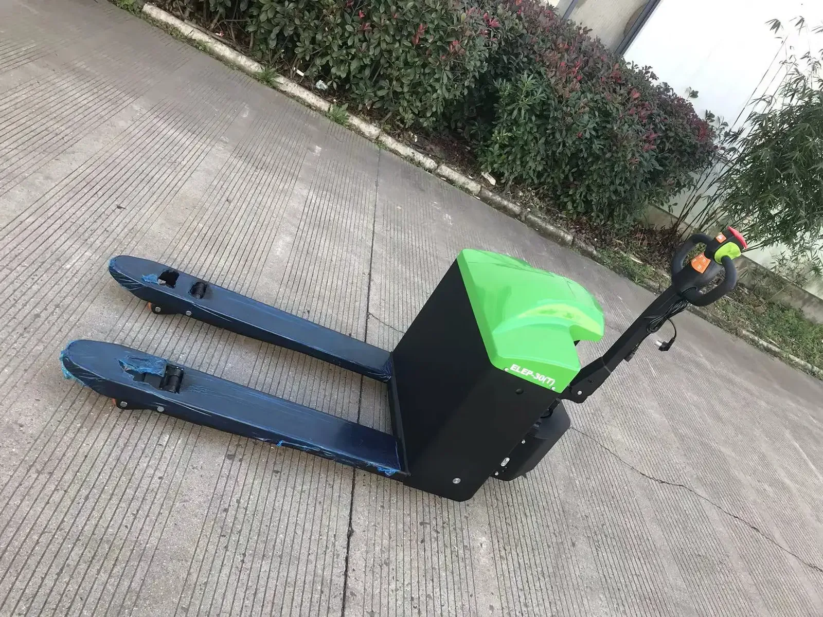 3 Ton Off-Road Electric Pallet Truck 3000 kg photo 4