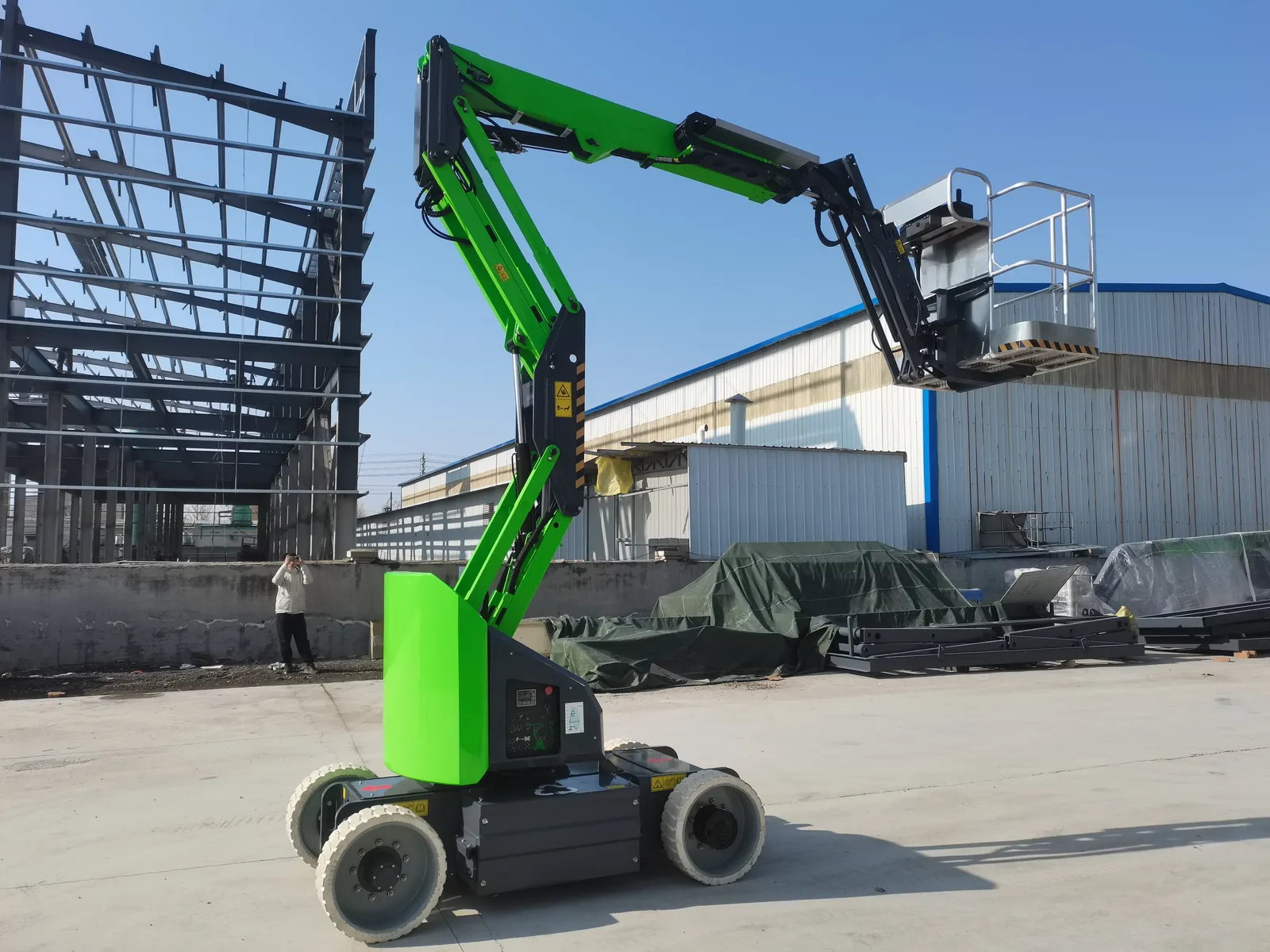 Towable Boom Lift Mobile Work Platform 8M 10M 12M 14M 20M 200 to 300 kg (LPT-28890) photo 3