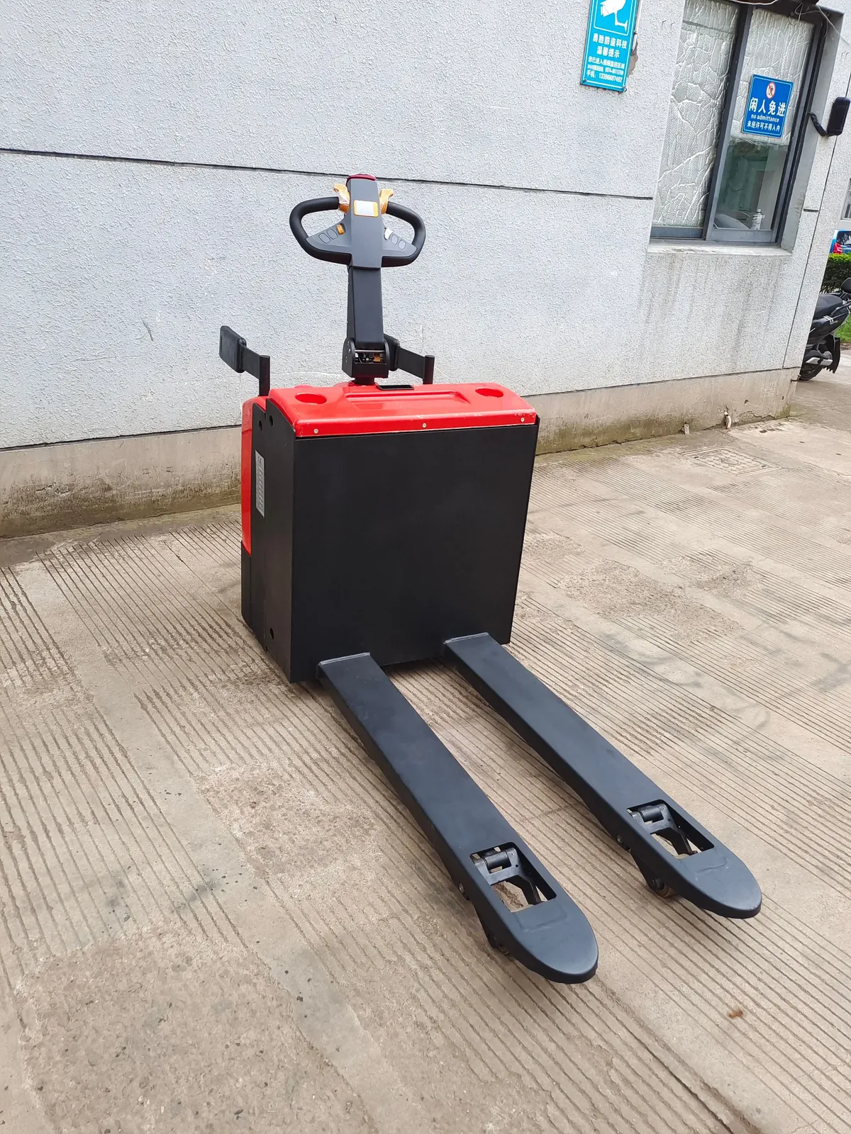 2000 to 3000 kg Electric Rider Pallet Truck photo 6